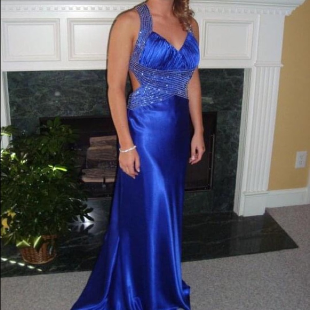Royal blue strappy prom dress.